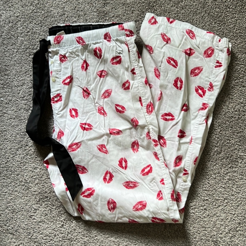 Victoria’s Secret Kiss Pink PJs